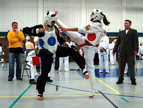 File:Taekwondo sparring.jpg - Wikipedia