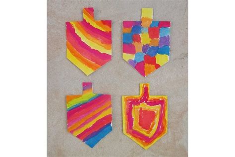 Easy Hanukkah Crafts for Kids | Reader's Digest