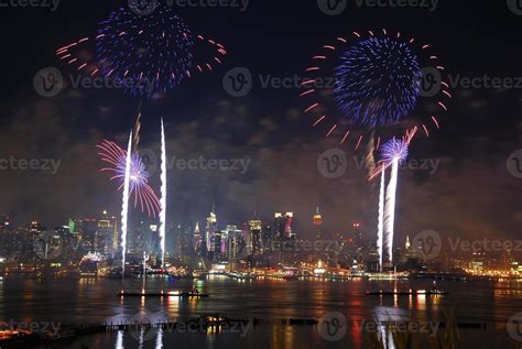 New York City fireworks show 8337257 Stock Photo at Vecteezy