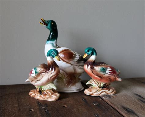 Items similar to Vintage Duck Figurines Statues Ceramic Birds Set Cabin ...