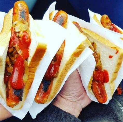 Bunnings Sausage Sizzle, Bunnings Warehouse Australia, Caloundra, 12 June 2021