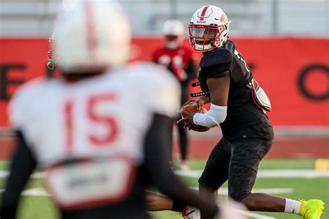 Freshman quarterback Cameron Ward leads Incarnate Word to rout of ...