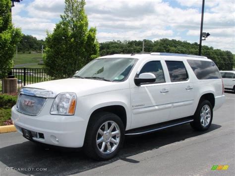 2008 GMC Yukon XL - Information and photos - MOMENTcar