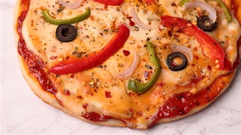 Homemade Pizza Recipe - No Yeast, No Cheese, No Oven