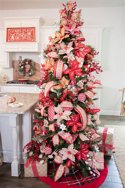 A Stunning Red and White Christmas Tree - Decorator's Warehouse