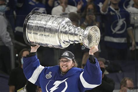 Vasilevskiy leads Lightning over Canadiens for second straight Stanley Cup