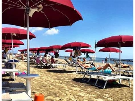 Panamabeach Ristorante & Spiaggia Comacchio prezzi ombrellone, lettino e sdraio | Beacharound