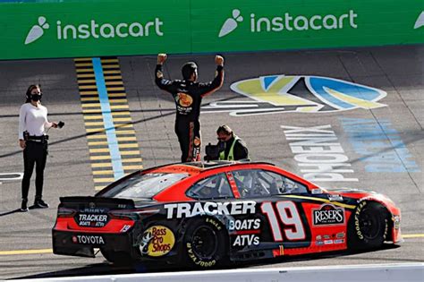 Martin Truex Jr. Ends Winless Streak, Victorious at Phoenix Raceway