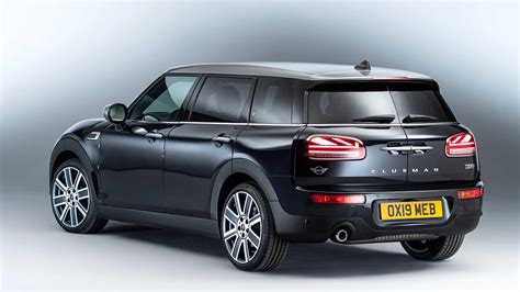 Mini Clubman Facelift Unveiled | CarSaar