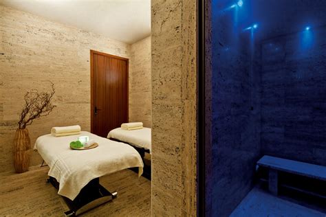 Private Spa room http://milan.park.hyatt.com/hyatt/hotels/activities/spa | Spa treatment room ...