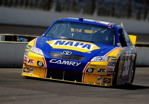 The Godfather's Blog: Michael Waltrip Racing Poised For Breakthrough