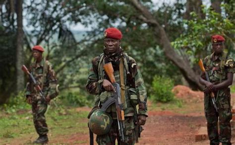 Warlord Joseph Kony and militia elude U.S., African troops in dense ...