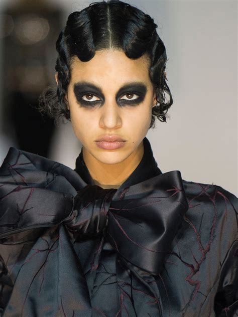 Dark Makeup Looks Goth / Now where can you wear such gothic eye makeup ...