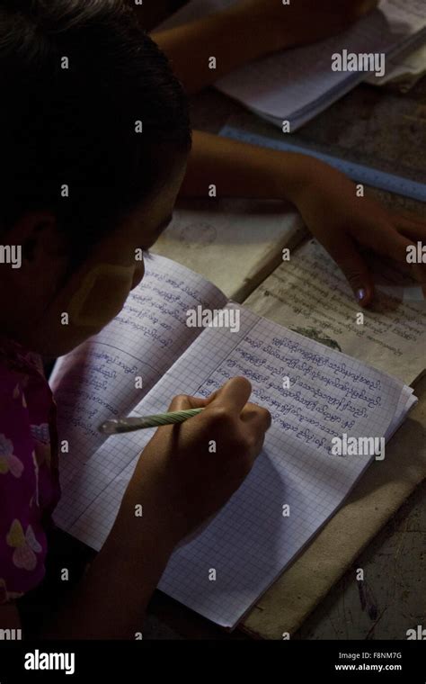 Children at school in Myanmar Stock Photo - Alamy