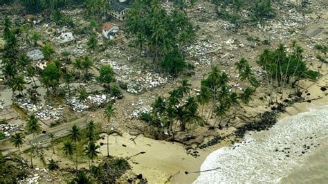 ‘Strip of ruins’: Witness to 2004 Indian ocean tsunami & aftermath — RT ...