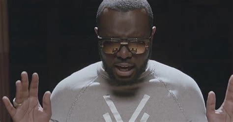 Maître Gims - Est-ce que tu m aimes (Clip Officiel) - Fantastic Best ...