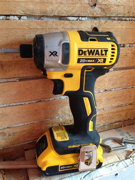 Dewalt DCF886 Brushless 1/4" Impact Driver - Review - Tools In Action ...