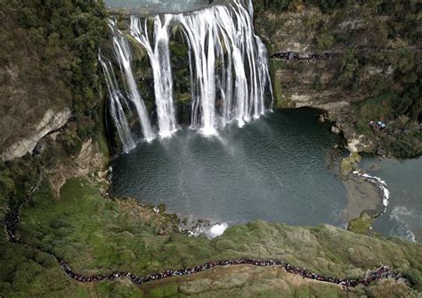 Huangguoshu Waterfall records biggest flow of the year