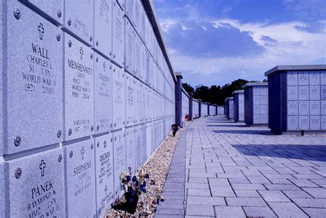 UCF Students Uncover Veterans' Stories at Florida National Cemetery - The Orlando Sentinel ...