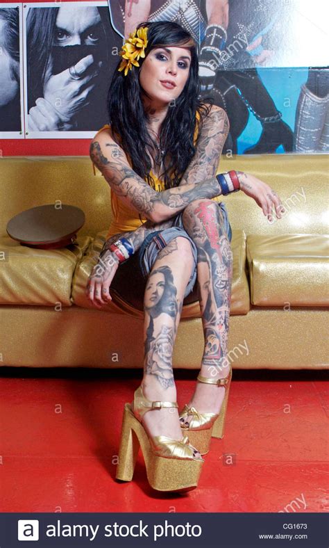 Kat Von D / Tatoo artist Los Angeles 07/26/07 LA INK - TV SHOW on TLC ...