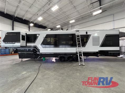 New 2024 Brinkley Model G 3950 Toy Hauler Fifth Wheel at Fun Town RV ...