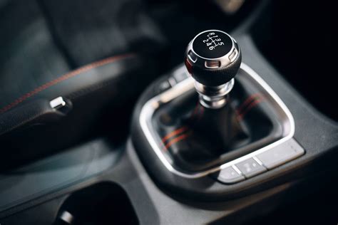 Top 6 Advantages of a Manual Transmission