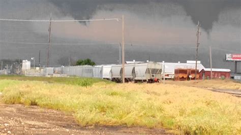 Tornados between Weatherford and Hydro Oklahoma - YouTube