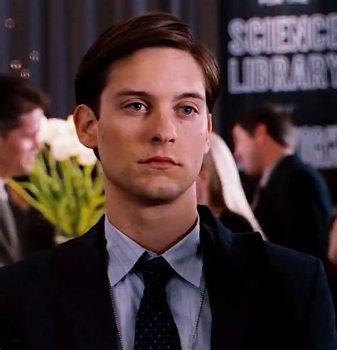 Tobey Maguire as Peter Parker in Spider-Man 2 (2004) | Peter parker spiderman, Spiderman cast ...