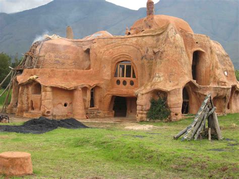 Cobb House, Villa de Leyva Cobb construction, making earthen blocks to build a free form ...