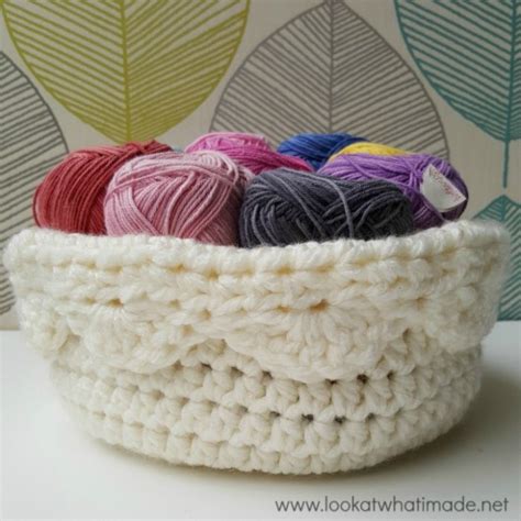 A Touch of Scallop - Crochet Basket Pattern ⋆ Look At What I Made