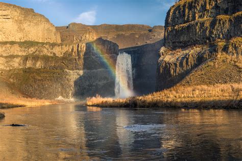 Palouse Falls Rainbow Reflection | Palouse Falls State Park, Starbuck ...