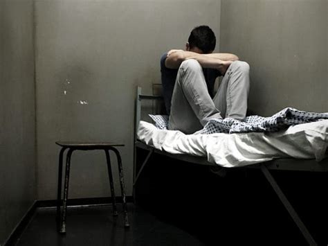 How Being in Prison Affects Your Mental Health - Business Insider