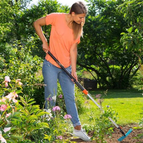 Best Types of Garden Hoes | Australian Buying Guide 2024