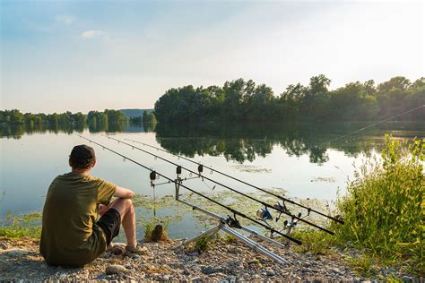 Carp Fishing For Beginners: What To Look For When Choosing A Carp Fishing Rod - The River Bend Cafe