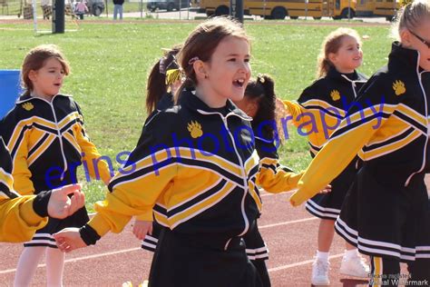 Shots by Erin: Bulldogs Cheer 10-16-10