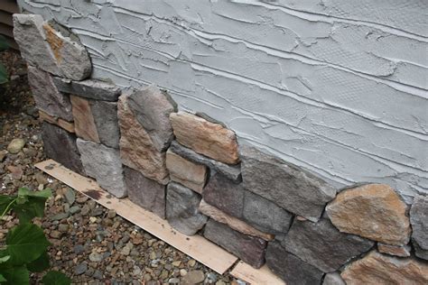 DIY Stone Veneer on House Exterior | Diy stone veneer, Stone veneer ...