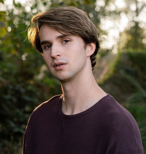 Grayson Maxwell Gurnsey (Actor) Wiki, Biography, Age, Girlfriends ...