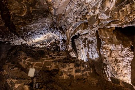 Touring the Beautiful Lost River Caverns Near Bethlehem, PA - Uncovering PA