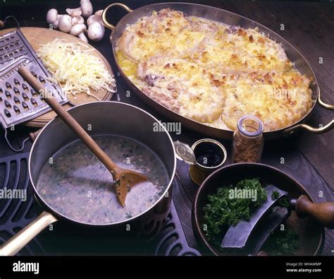 Cotes de veau Foyot a la sauce perigueux. veal chops Stock Photo - Alamy