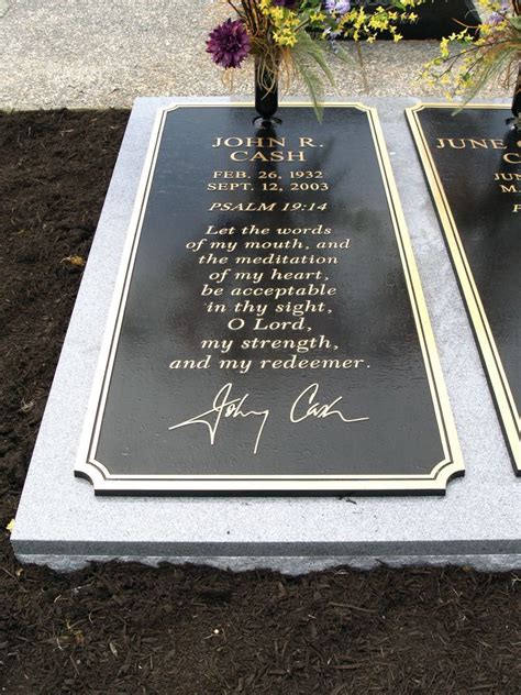 Johnny Cash (1932 - 2003).....COUNTRY SINGER ( HENDERSONVILLE, TENNESSEE ) Cemetery Headstones ...