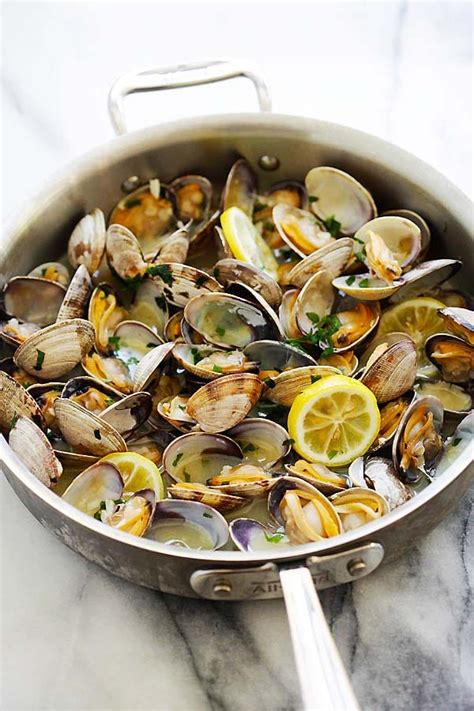 Steamed Clams in Beer (Cooked in 10 Mins!) - Rasa Malaysia