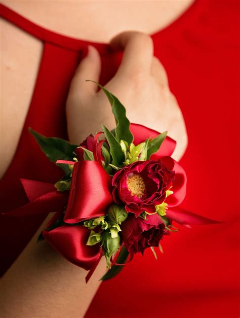 Wrist Corsage For Red Dress - Corsage Prom