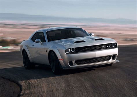 Dodge Challenger SRT Hellcat Redeye rumbles into the Middle East ...