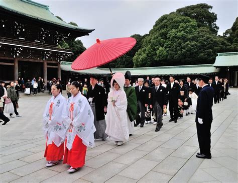 Old Tradition Meets Modern Fun: Japanese Wedding Ceremonies