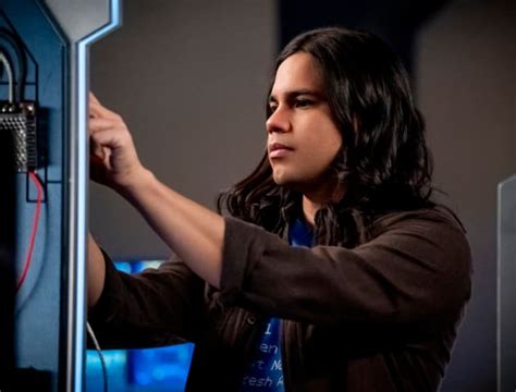 Cisco Ramon - The Flash Season 6 Episode 18 - TV Fanatic