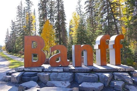 Explore Banff National Park with Our Premium Day Tour