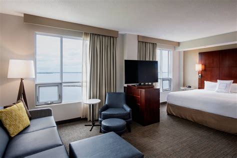 Hotel Suites Kingston, Canada with Lake Views | Residence Inn Kingston