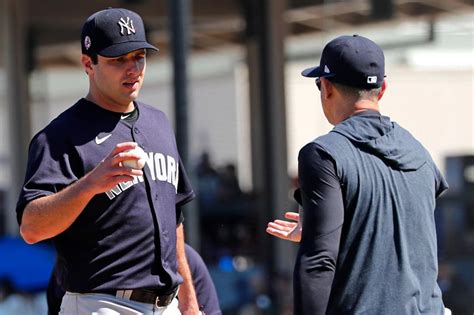 David Hale bombarded with scary texts that Yankees cut him