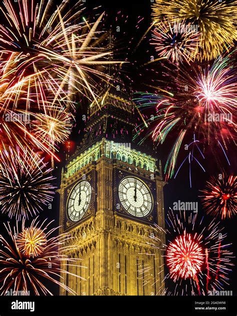 2006 HISTORICAL FIREWORKS MIDNIGHT BIG BEN HOUSES OF PARLIAMENT PARLIAMENT SQUARE LONDON ENGLAND ...