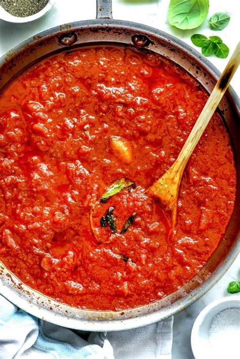 THE BEST Homemade Marinara Sauce - foodiecrush.com